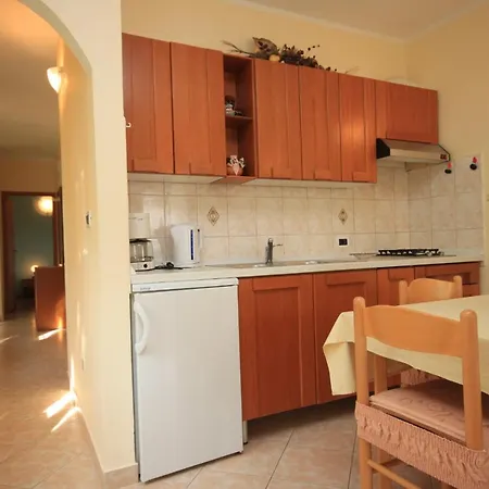 Апартаменты With A Parking Space Tar, Porec - 7026 *